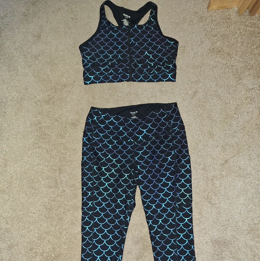 Torrid Black Mermaid Sports Bra & Active Leggings